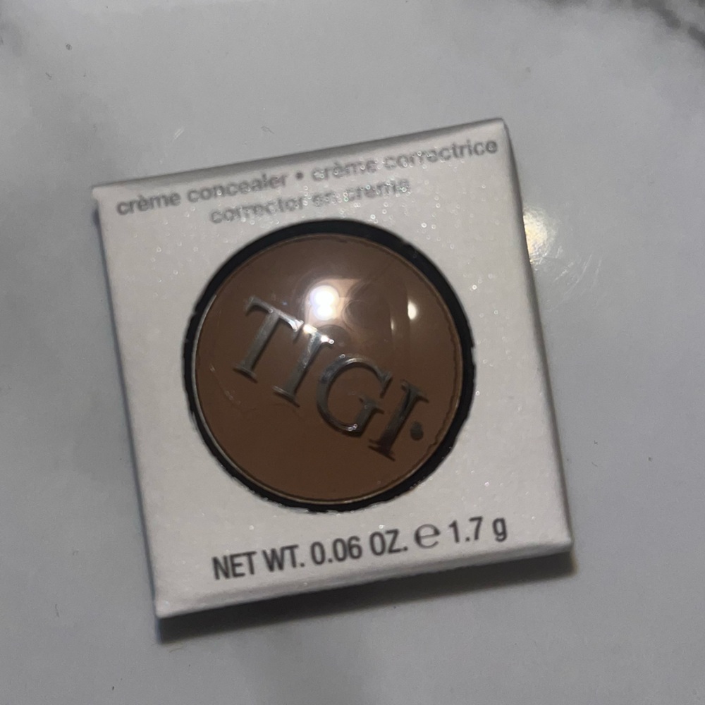 TIGI Cream Concealer - dark color